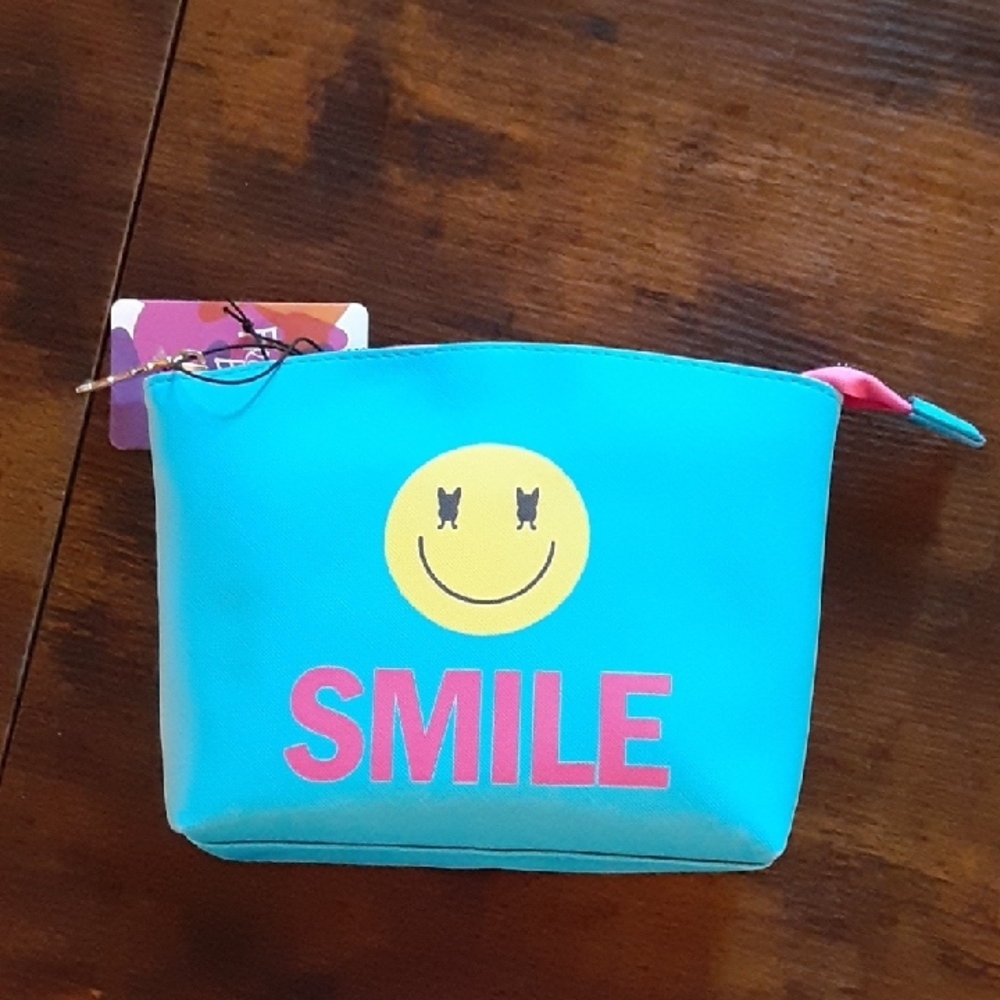 French Bull Cosmetic Bag, Betsey Johnson Facial Wipe, and 6 piece beauty bundle
